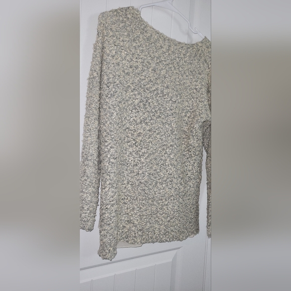 Miracle Cream Blouse with Bateau Neckline and 3/4 Sleeves - Picture 5 of 5